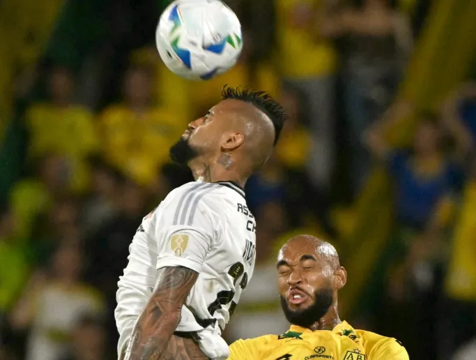 Arturo Vidal valoró el empate, pero no escondió su molestia por el resultado de Colo Colo ante Bucaramanga. Foto: Copa Libertadores.