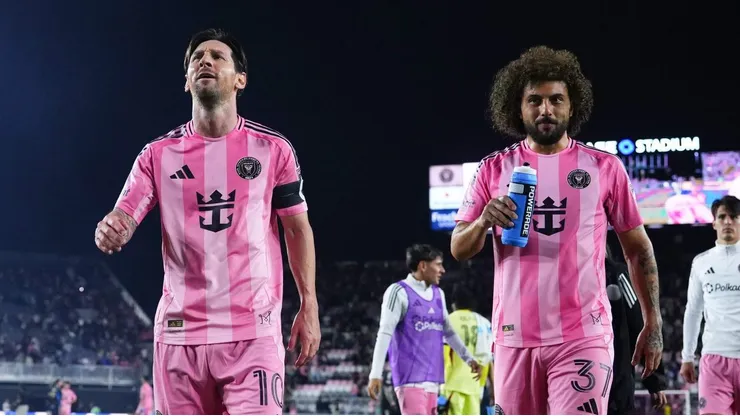 Maximiliano Falcón disfruta al lado de Lionel Messi.