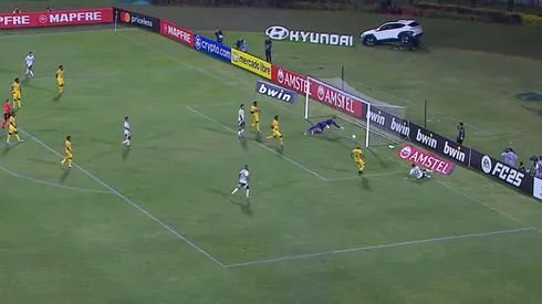 Manoel no tiene claridad si fue gol o no de Isla y Colo Colo.