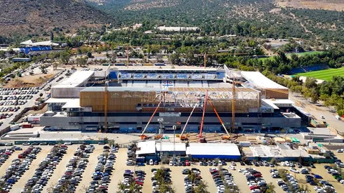 Universidad Católica está a nada de estrenar el Claro Arena.