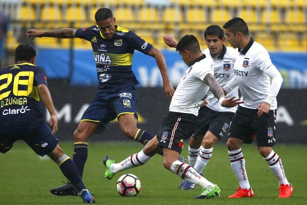 Raúl Becerra en acción ante Colo Colo por los Ruleteros. (Marcelo Hernandez/Photosport).