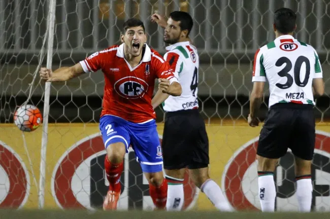 Ezequiel Michelli celebra un gol ante Palestino por Unión La Calera. (Andres Pina/Photosport).