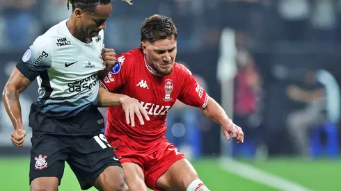 Gil dio una asistencia en el triunfo de Huracán en Brasil.