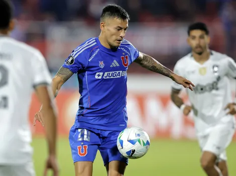 Charles se emociona en la U tras bajar al campeón