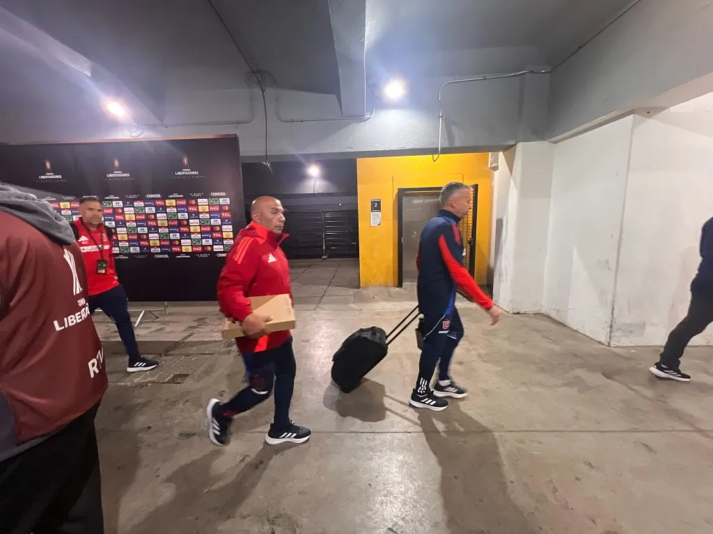 Todos en el plantel de la U fueron saliendo con pizza. Foto: Redgol.