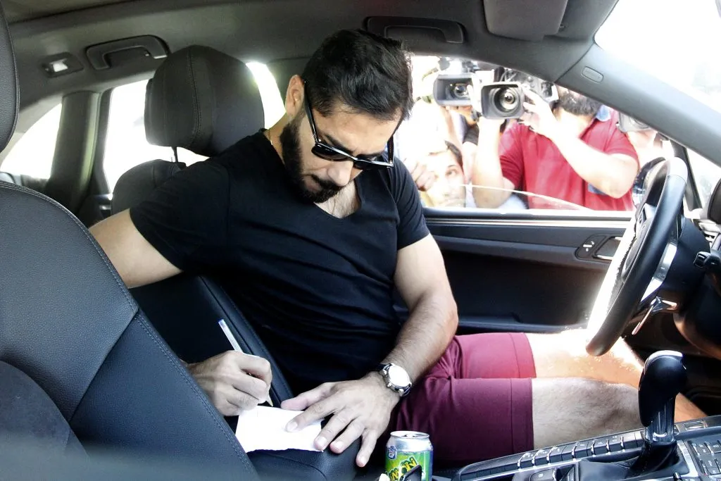 Johnny Herrera sacó la libreta de notas tras el estreno azul en la Libertadores. (Dragomir Yankovic/Photosport).