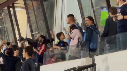 Emilia Dides se llevó las miradas de los hinchas de la U.