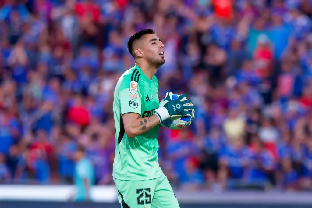 Gabriel Castellón suma su segunda temporada en el arco de U de Chile (Photosport)