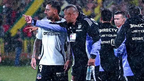 Jorge Almirón mueve el equipo en Colo Colo.