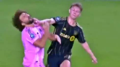 El Peluca se enfrascó en un discusión con uno de sus rivales.