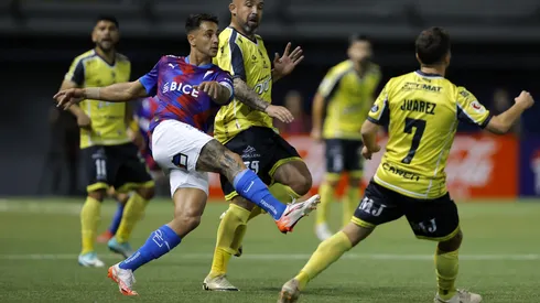 Polémica por tercera camiseta que estrena la Católica.