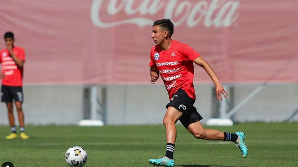 Alberto Letelier, con pasos por La Roja sub 20, dijo adiós al fútbol con 21 años.