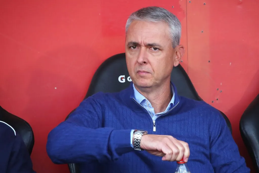 Tiago Nunes sumó un nuevo fracaso al mando de Universidad Católica. | Foto: Photosport.