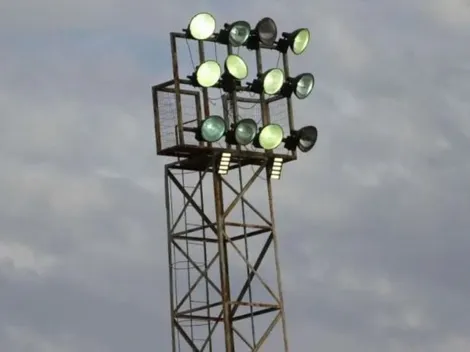 Estadio chileno tendrá nueva iluminación led tras jugar a oscuras