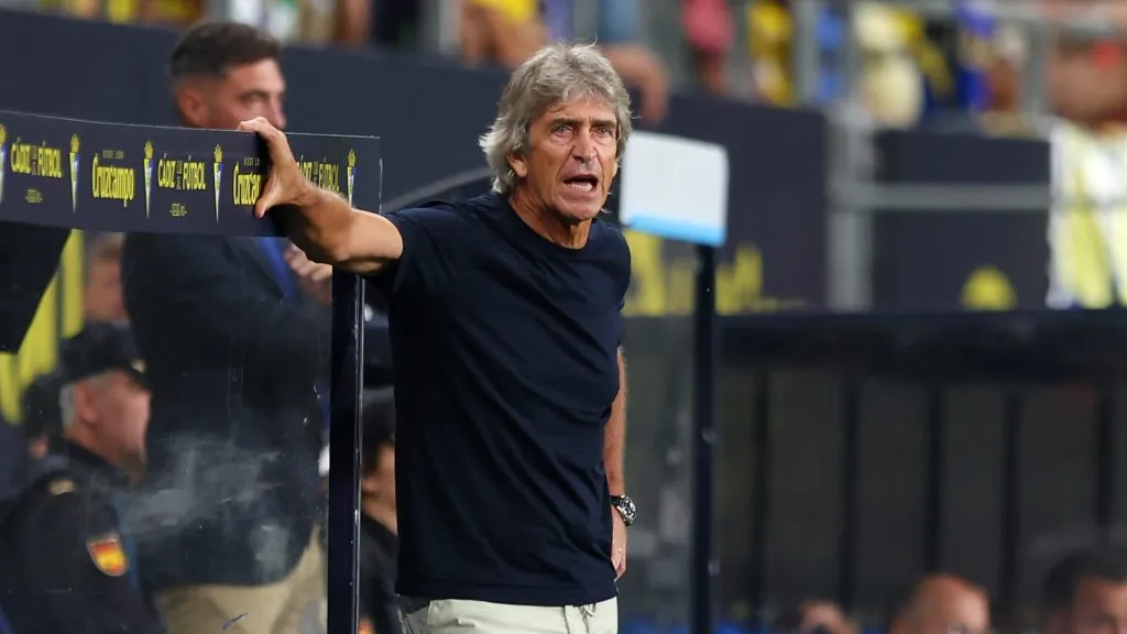 Manuel Pellegrini es aplaudido por su rival, el DT del Barcelona. Foto: Getty Images.