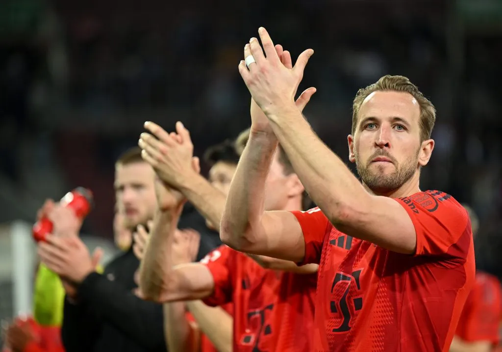 Harry Kane le marcó a Ausburg en la victoria de este viernes. (Photo by Sebastian Widmann/Getty Images)