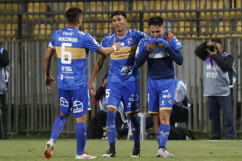Joan Cruz llorando tras anotar su golazo. Foto: Sebastian Cisternas/Photosport