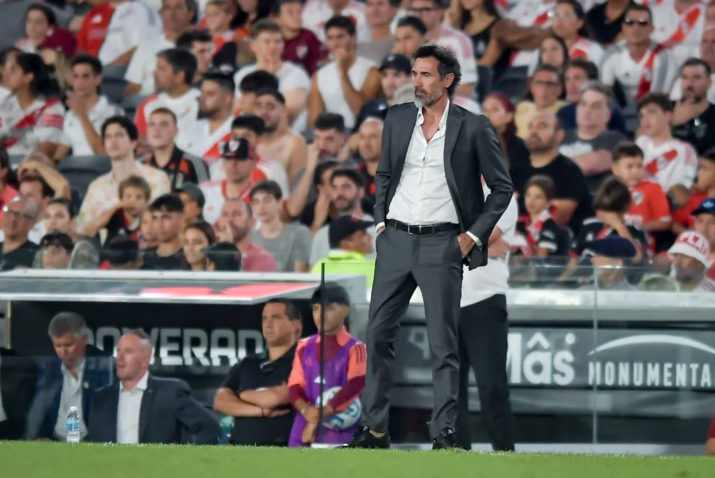 Eduardo Domínguez alabó a la U. (Photo by Marcelo Endelli/Getty Images)