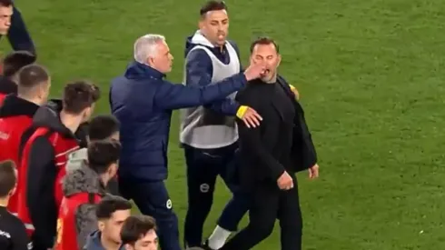 Mou se ganó un duro castigo.