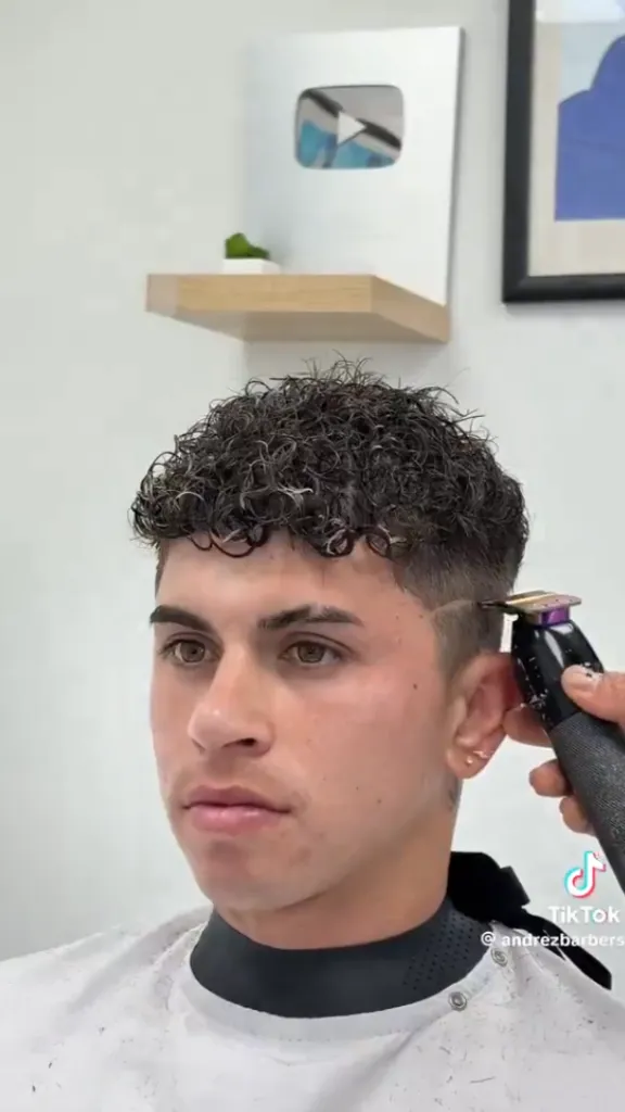 Así fue el resultado de Maxi Guerrero en su paso por la barbería. (Captura).