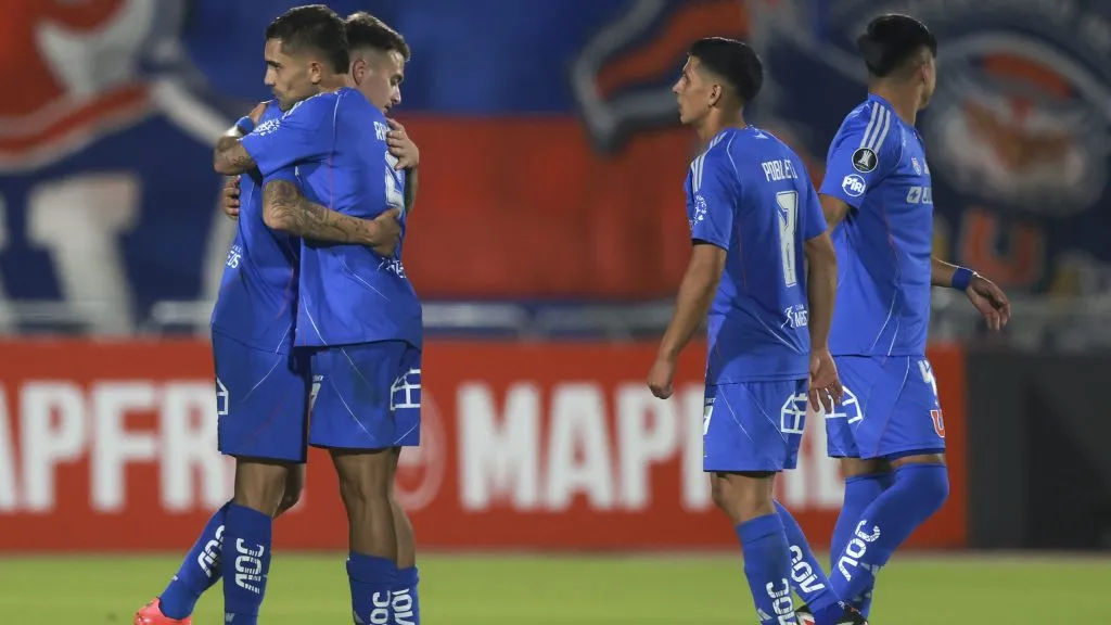 Universidad de Chile se enfrenta a Estudiantes de La Plata este martes.