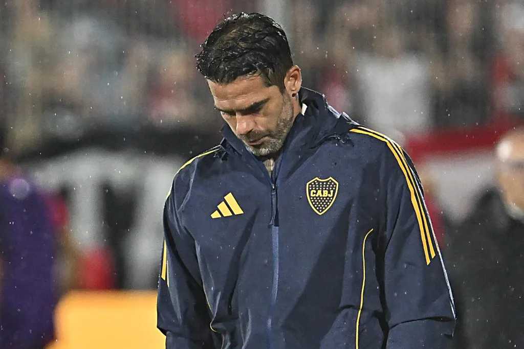 ROSARIO, ARGENTINA – MARCH 30: Fernando Gago head coach of Boca Juniors looks down after a 2-0 loss during the Torneo Apertura Betano 2025 match between Newell´s Old Boys and Boca Juniors at Marcelo Bielsa Stadium on March 30, 2025 in Rosario, Argentina. (Photo by Luciano Bisbal/Getty Images)