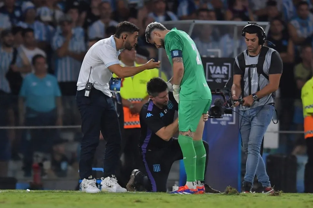 Gabriel Arias sufre una nueva lesión en Racing y es duda ante Colo Colo por Libertadores (Getty Images)
