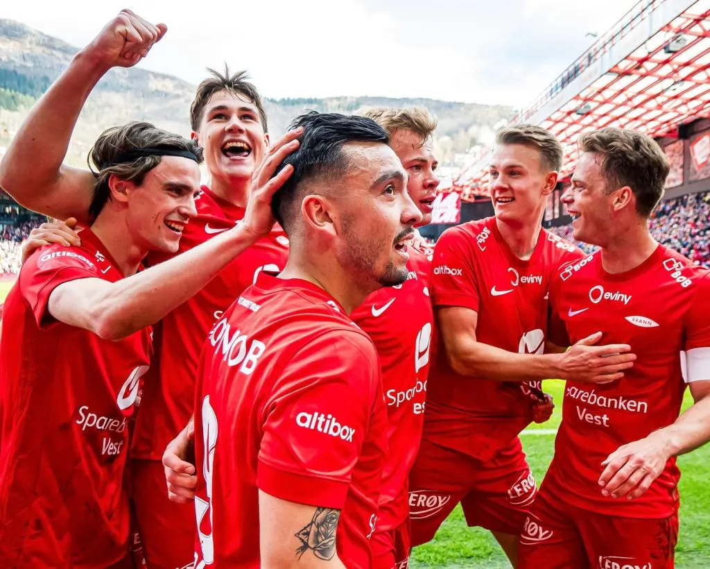 Niklas Castro nuevamente lideró el triunfo del SK Brann pero Ricardo Gareca sigue sin considerarlo. Foto: SK Brann.
