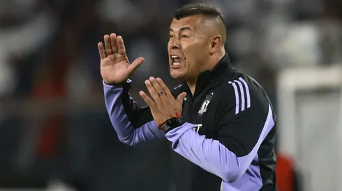 Jorge Almirón dio otra explicación sobre un nuevo volante central del plantel.