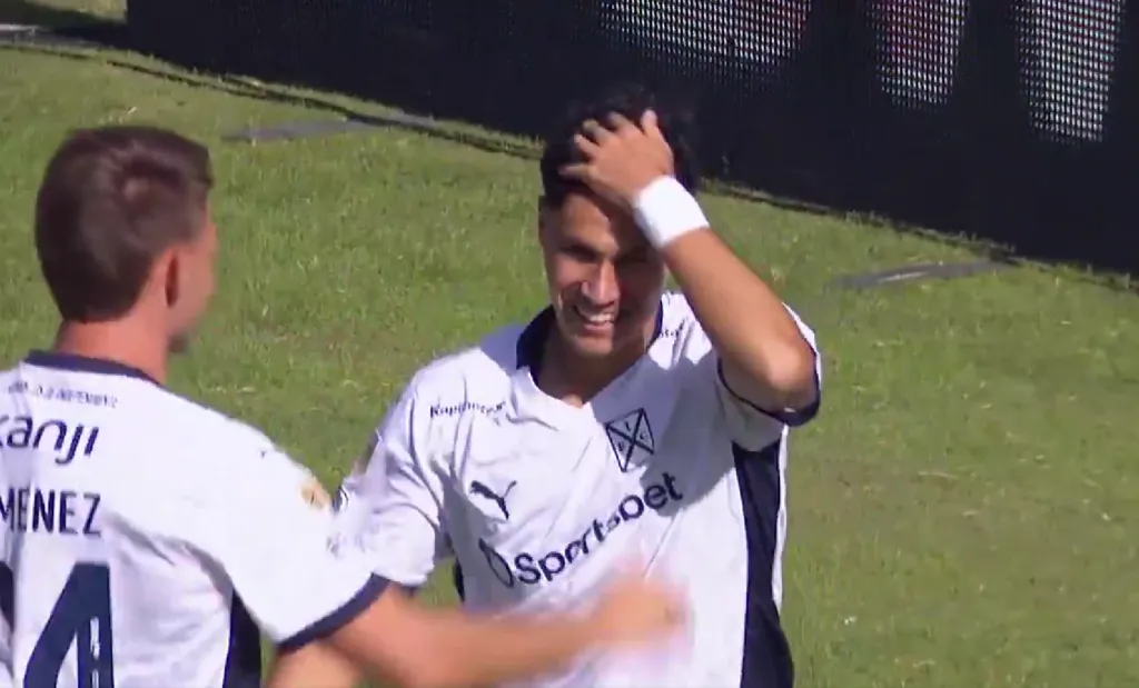 Pablo Galdames anotó su primer gol en Independiente y fue ante Lanús. Foto: Captura ESPN.