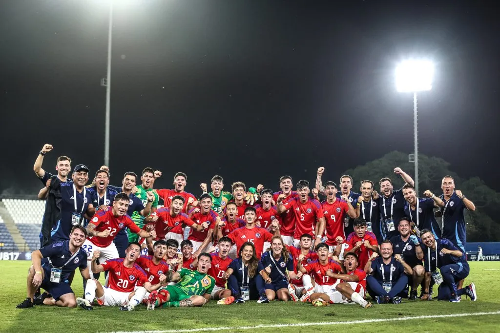 La Roja Sub 17 celebró la clasificación al Mundial. Foto: Everton Silveira – Comunicaciones FFCH
