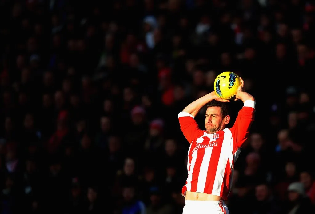 Rory Delap y su especialidad en la Premier League durante 2012. (Laurence Griffiths/Getty Images).