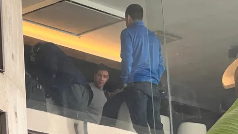 Michael Clark y una gran delegación de Azul Azul acompaña a la U en Argentina.