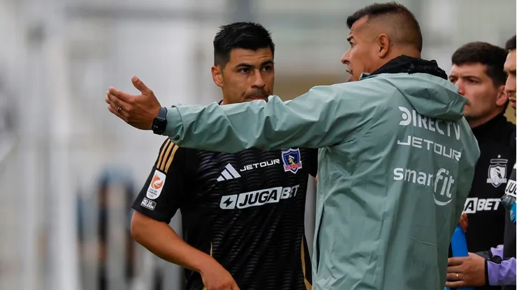 Afirman que hay "inquietud" dentro del plantel de Colo Colo con Jorge Almirón.