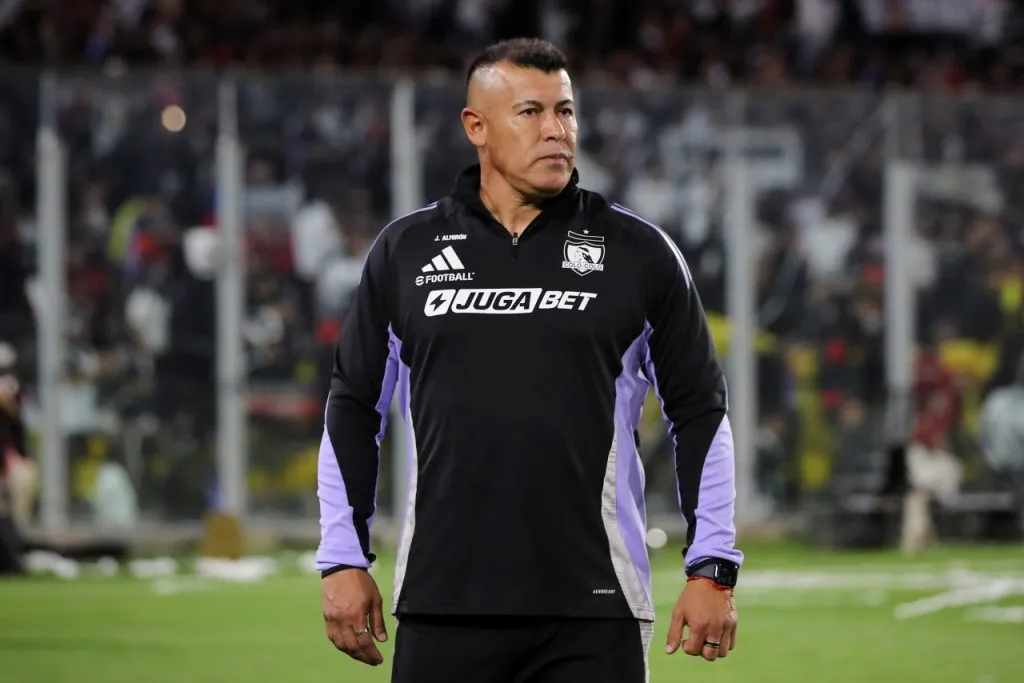 Jorge Almirón comienza a ser cuestionado en Colo Colo (Photosport)