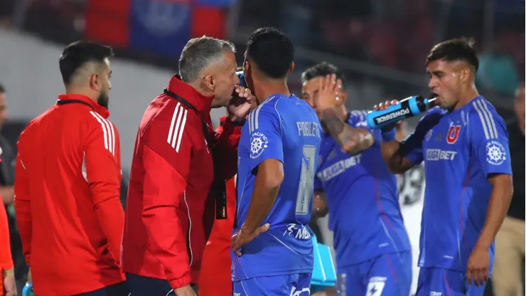 Álvarez tiene un lado muy locuaz que mostró con la prensa