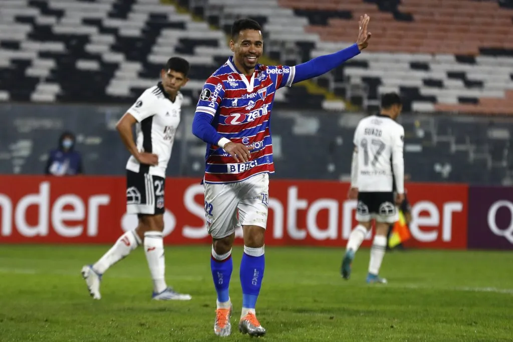 Yago Pikachu celebró así ante Colo Colo en el Monumental. (Dragomir Yankovic/Photosport).