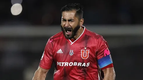 Johnny Herrera estaría feliz de "aserrucharle el piso" a Castellón.