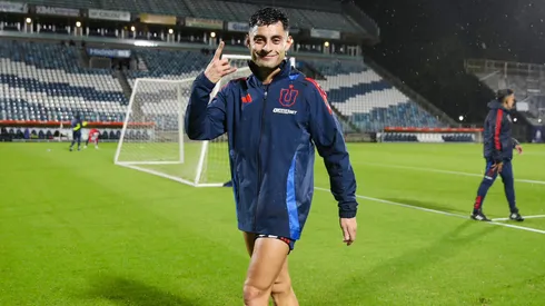 Olé destaca el emotivo y especial regreso de Altamirano al estadio de Estudiantes de La Plata.