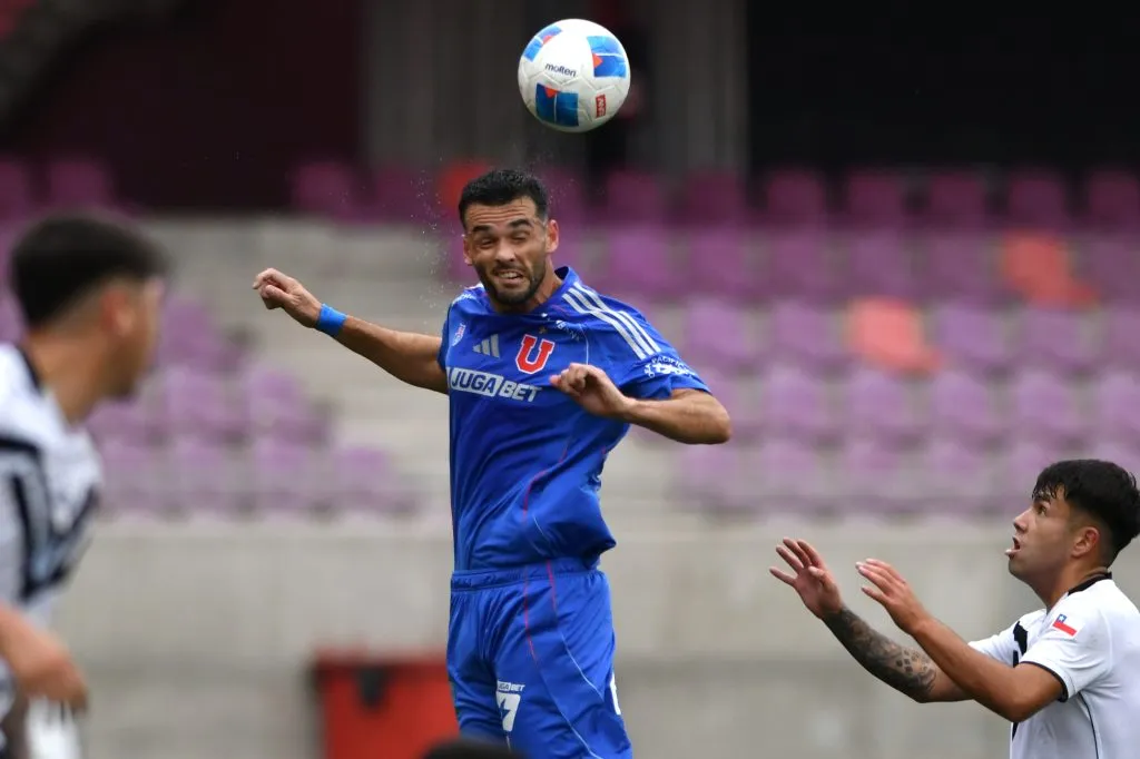 Fabricio Formiliano en acción ante Santiago Morning. (Alejandro Pizarro Ubilla/Photosport).
