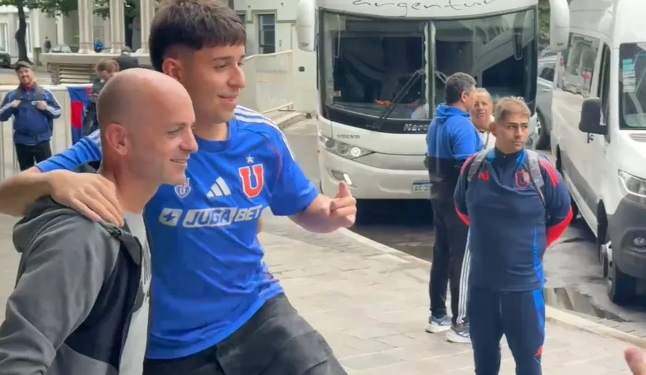 Lorenzetti recibió el cariño de los hinchas de la U. de Chile