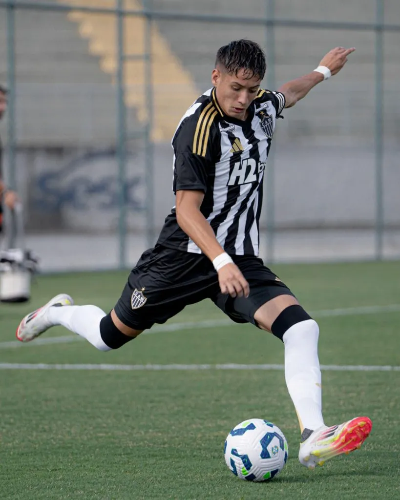 Iván Román ya debutó con Atlético Mineiro, en el equipo Sub 20 (@GaloNaBase)