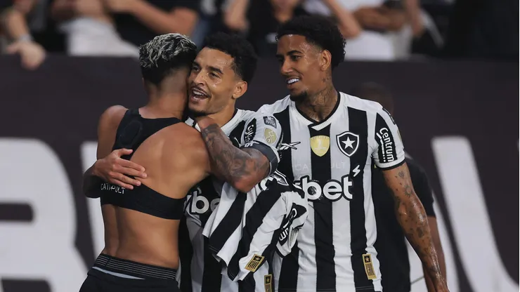 Botafogo se acordó de ganar y mete presión a Universidad de Chile.