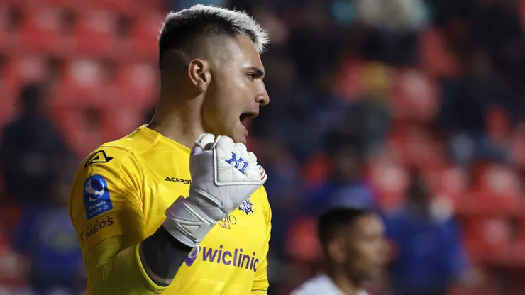 Cristóbal Campos dejó un mensaje en redes sociales que encendió los rumores.