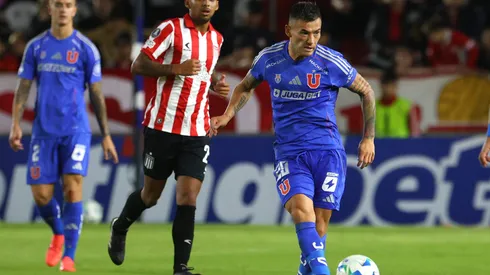 Charles Aránguiz fue figura de la "U" en La Plata y completó una gran estadística