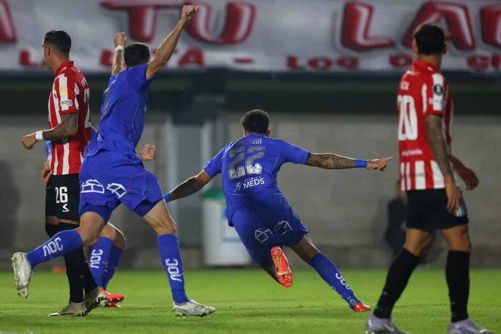 Matías Zaldivia celebró su gol ante Estudiantes en Copa Libertadores. Foto: Javier Vergara/Photosport