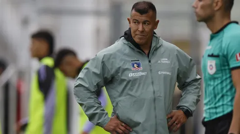 Jorge Almirón prepara un radical cambio en Colo Colo para la Copa Libertadores.