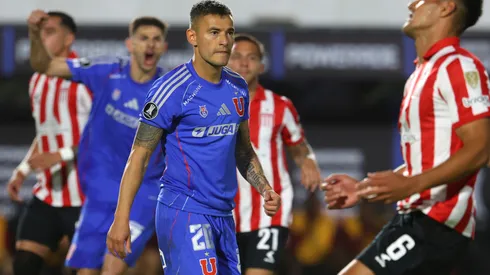 Charles Aránguiz, un especialista en tiros penales.