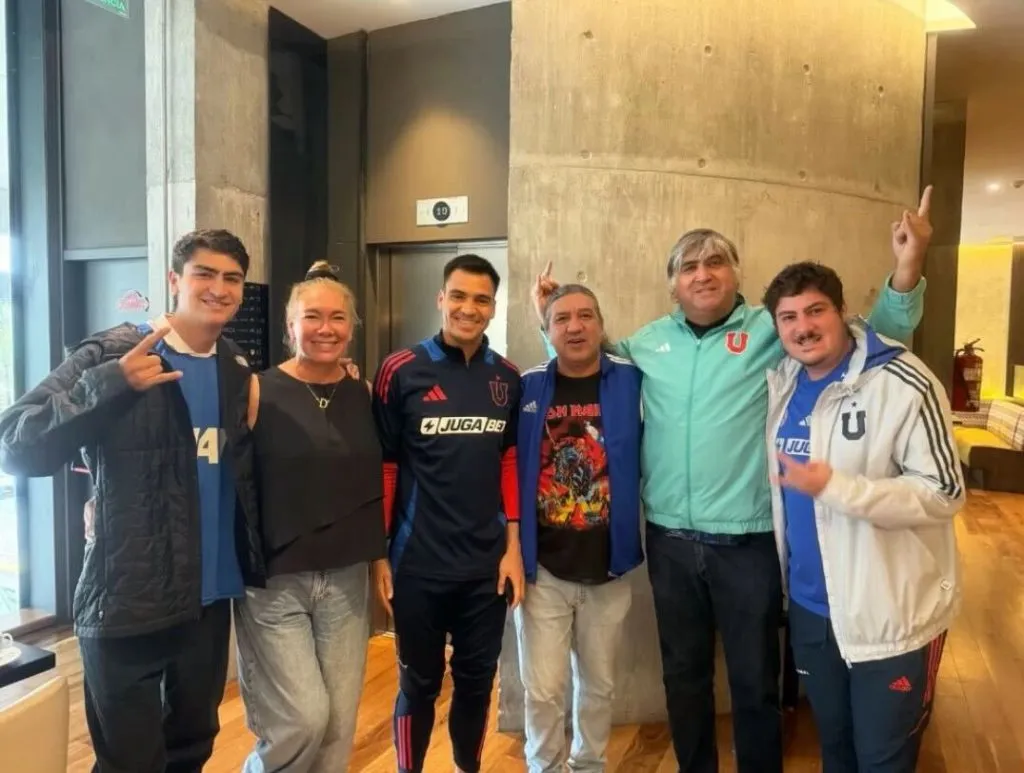 La familia de Cristopher Toselli estuvo en La Plata con el portero.