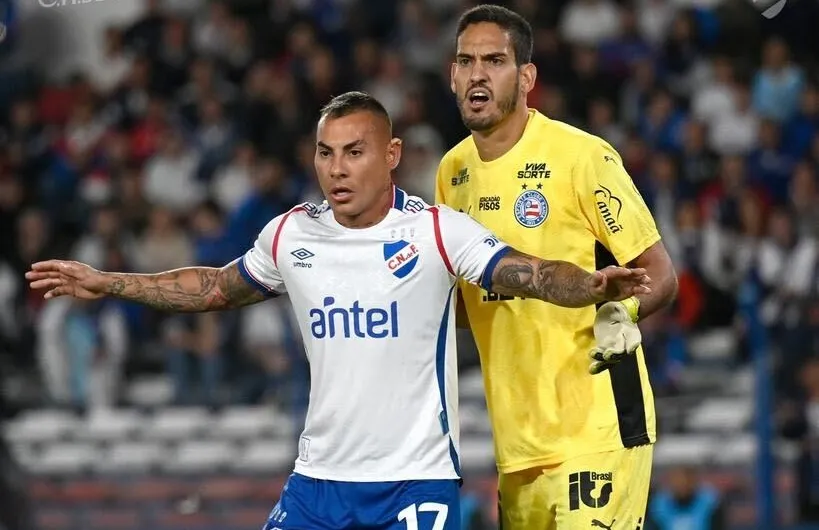 Eduardo Vargas recibe críticas en Nacional. Foto: Nacional.